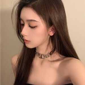 valentino 1nsp1red choker